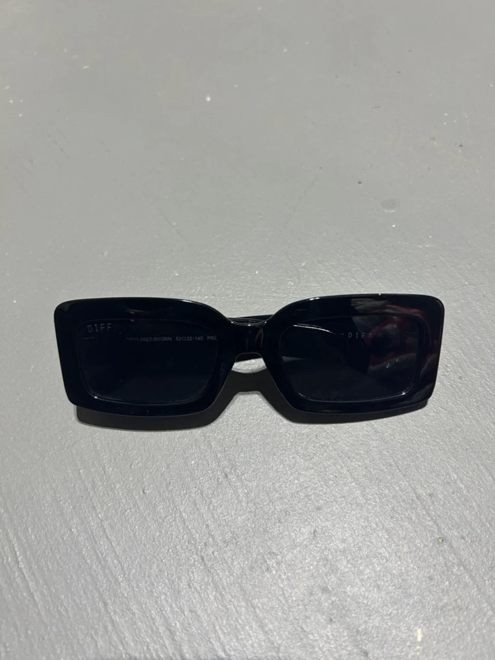 (NEW) Sephora x DIFF Indy Black Chunky Polarized Sunglasses with Hard Case